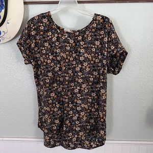 Dleione Boutique Floral Print Blouse